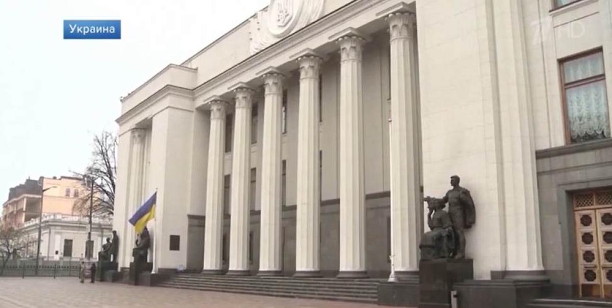 В Верховной Раде Украины вновь предложили запретить использование русского языка в школах, даже на переменах.