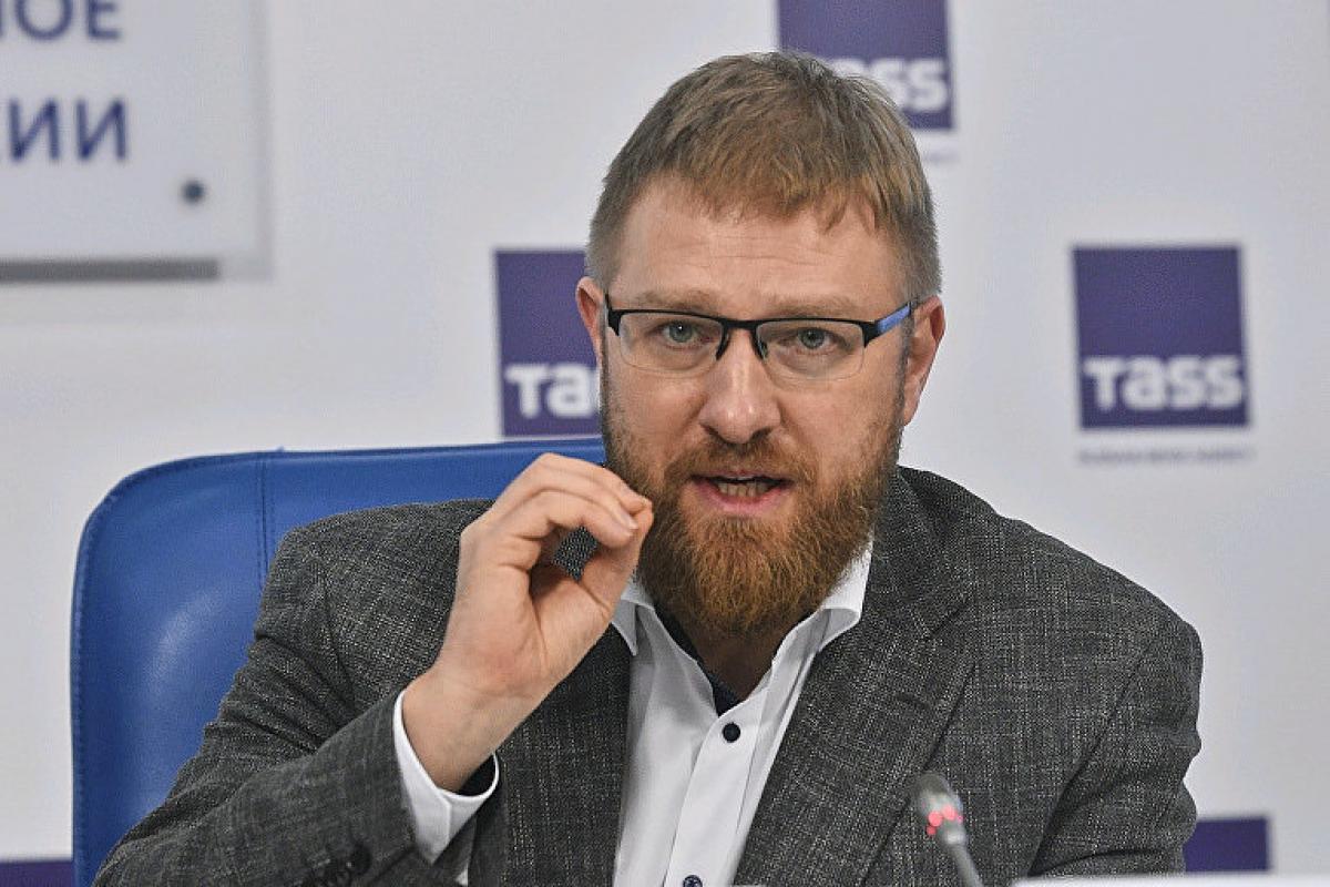 Эксперт призывает расширить полномочия Фонда защиты прав соотечественников