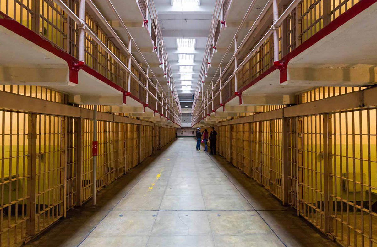 395 лет за решеткой: Русские в зарубежных тюрьмах. За что?