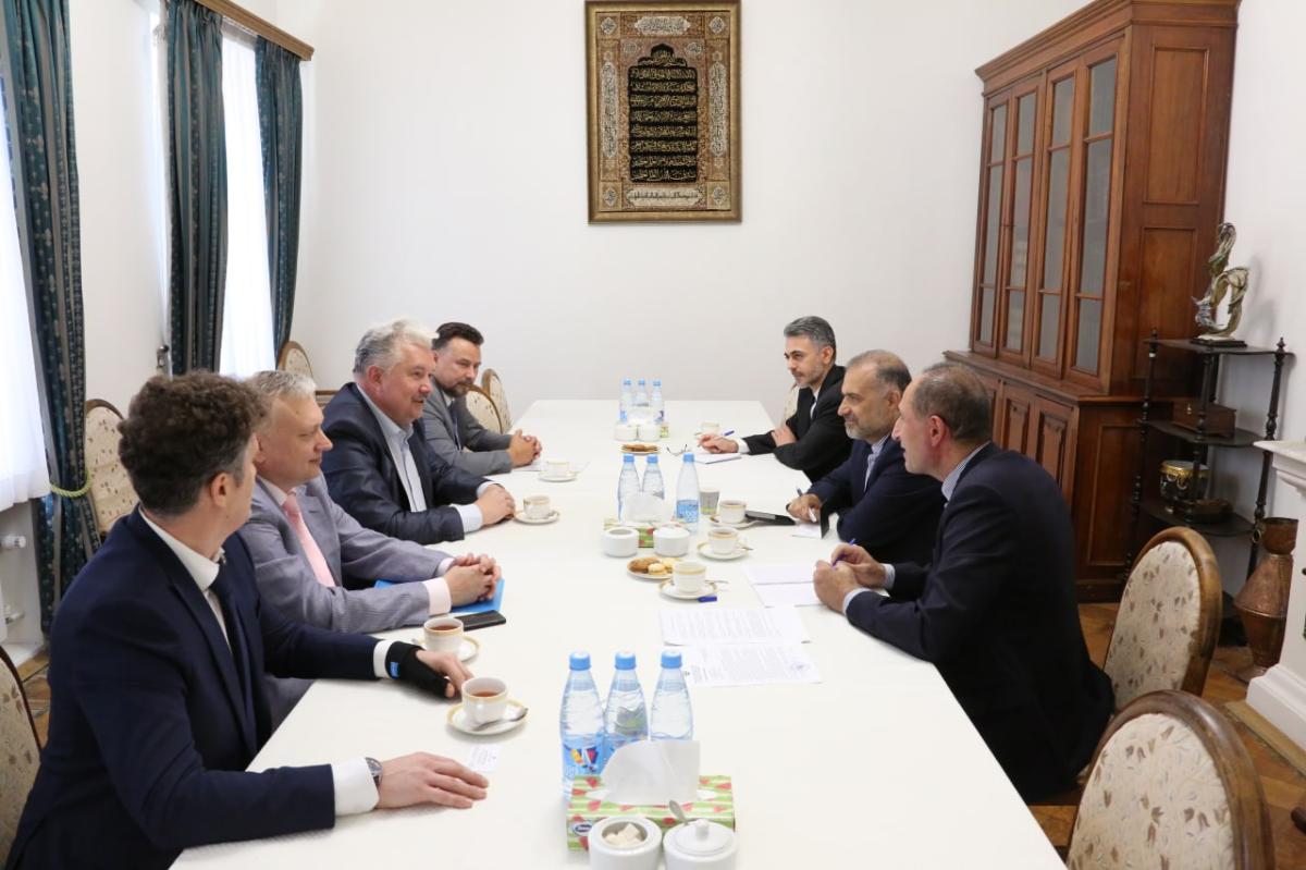 Состоялась рабочая встреча делегации Фонда защиты Русского Мира с Чрезвычайным и Полномочным Послом Исламской Республики Иран доктором Каземом Джалали