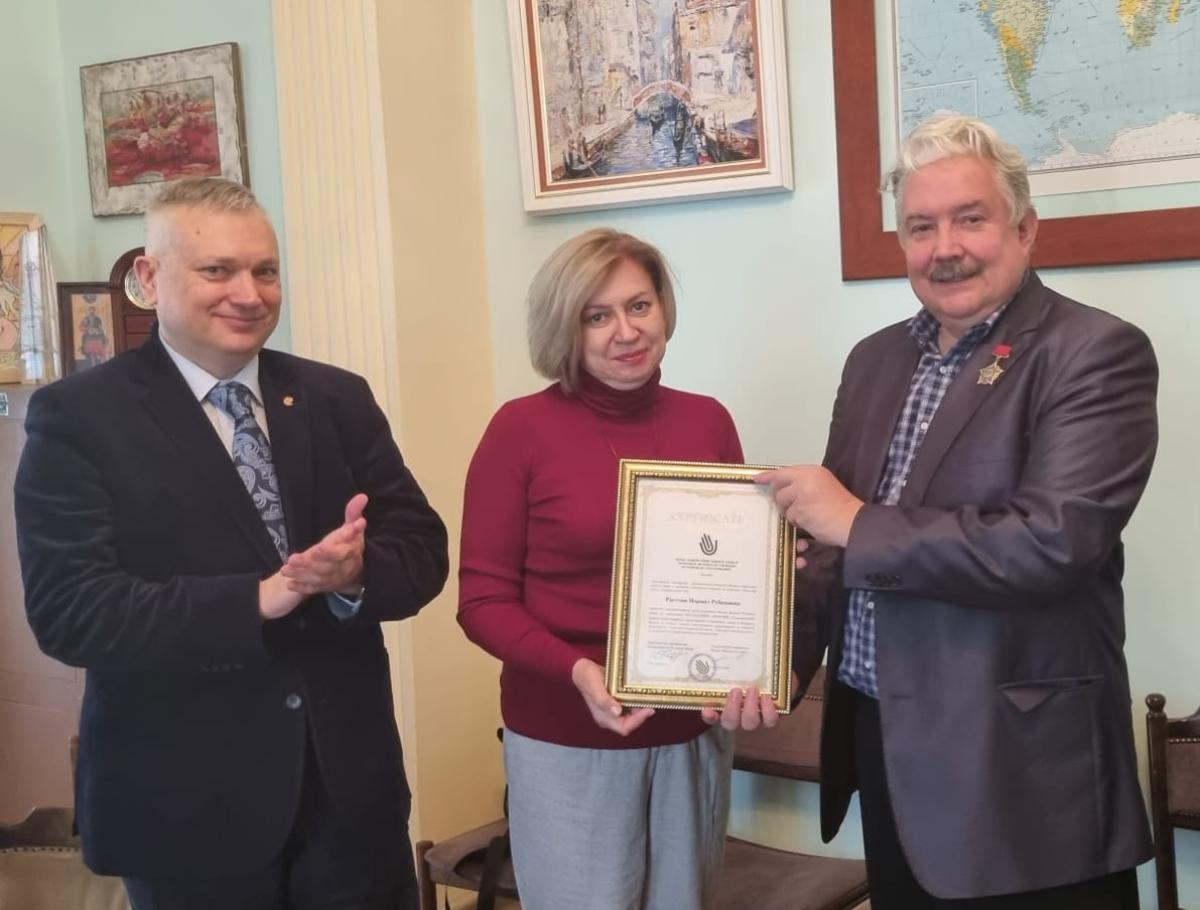 Уполномоченным представителем Фонда защиты Русского Мира в Армении стала адвокат Рштуни Наринэ Рубеновна.