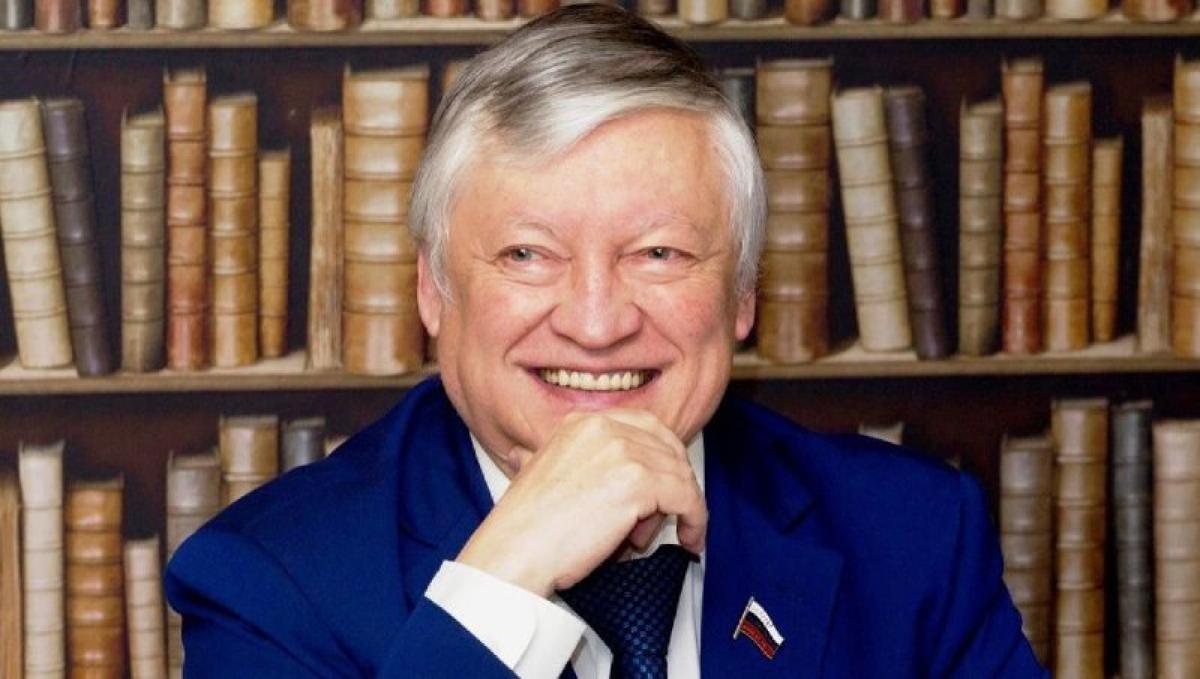 В ШТАБ-КВАРТИРЕ МЕЖДУНАРОДНОГО ШАХМАТНОГО ФОНДА В АРГЕНТИНЕ ОТКРЫЛСЯ ЗАЛ СЛАВЫ АНАТОЛИЯ КАРПОВА …