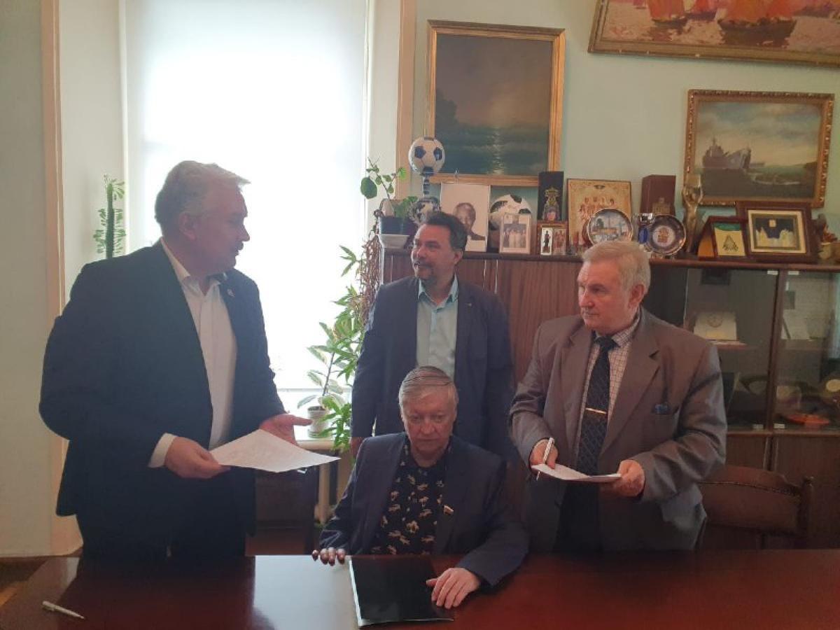 30 августа 2023 года в Москве в здании Советского фонда мира, состоялось обсуждение перспектив сотрудничества Фонда…
