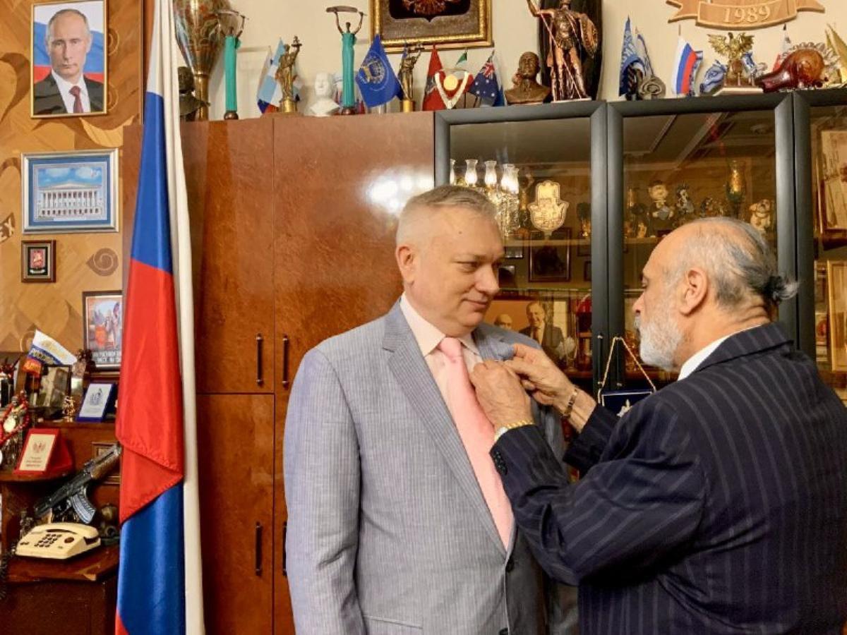 Г.Б. Мирзоев торжественно вручил медаль «За вклад в защиту Русского мира» https://rus.fund/news/120/