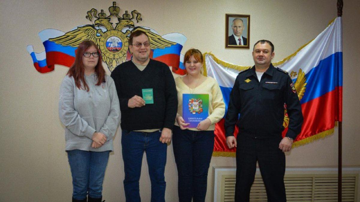 Переезд с десятью детьми: Семья Морозовых начинает новую главу в России!