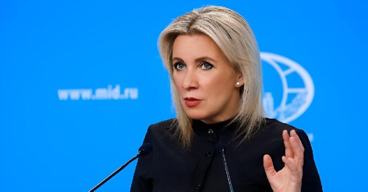 «Отписки и молчание»: Захарова о реакции Запада на притеснение русскоязычных в Прибалтике